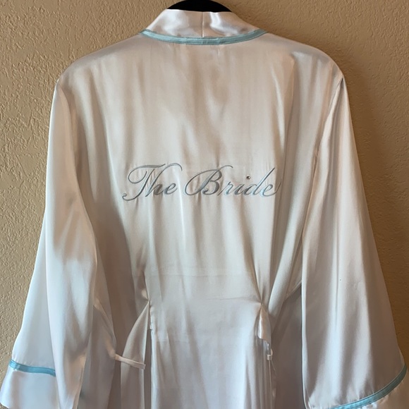 Bridal Wedding Robe Embroidered “The Bride” L/XL - Picture 3 of 11